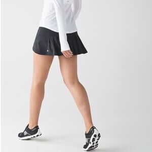 LULULEMON Circuit Breaker "Wet Dry Warm" Lined Skirt Skort in Black Size 6
